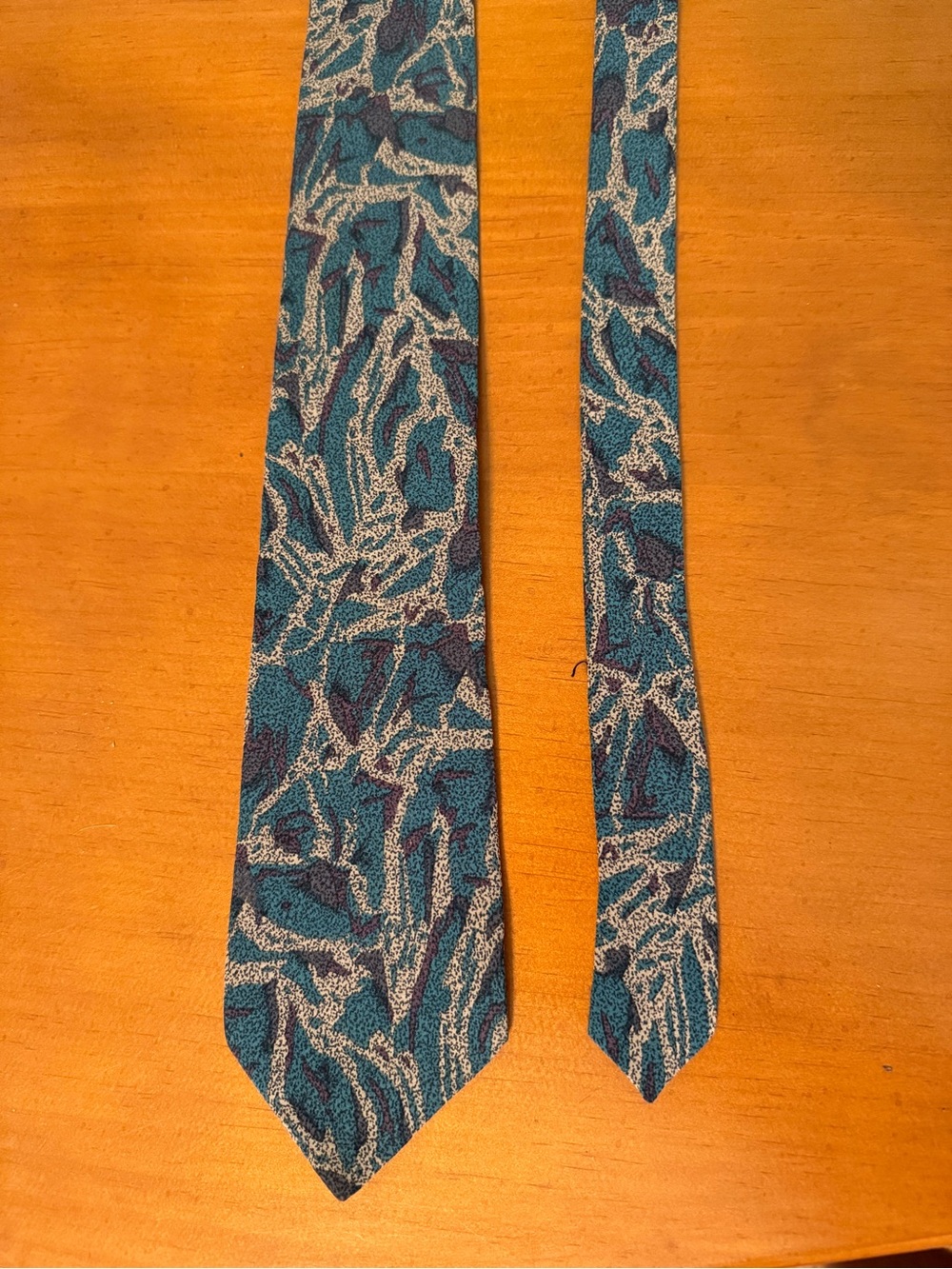 Teal and Navy Abstract Pattern Men's Tie Vintage Made in USA 100% silk